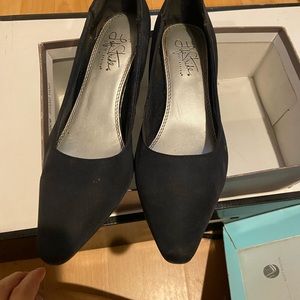 Lifestride Pumps Size: 8 Color: Navy